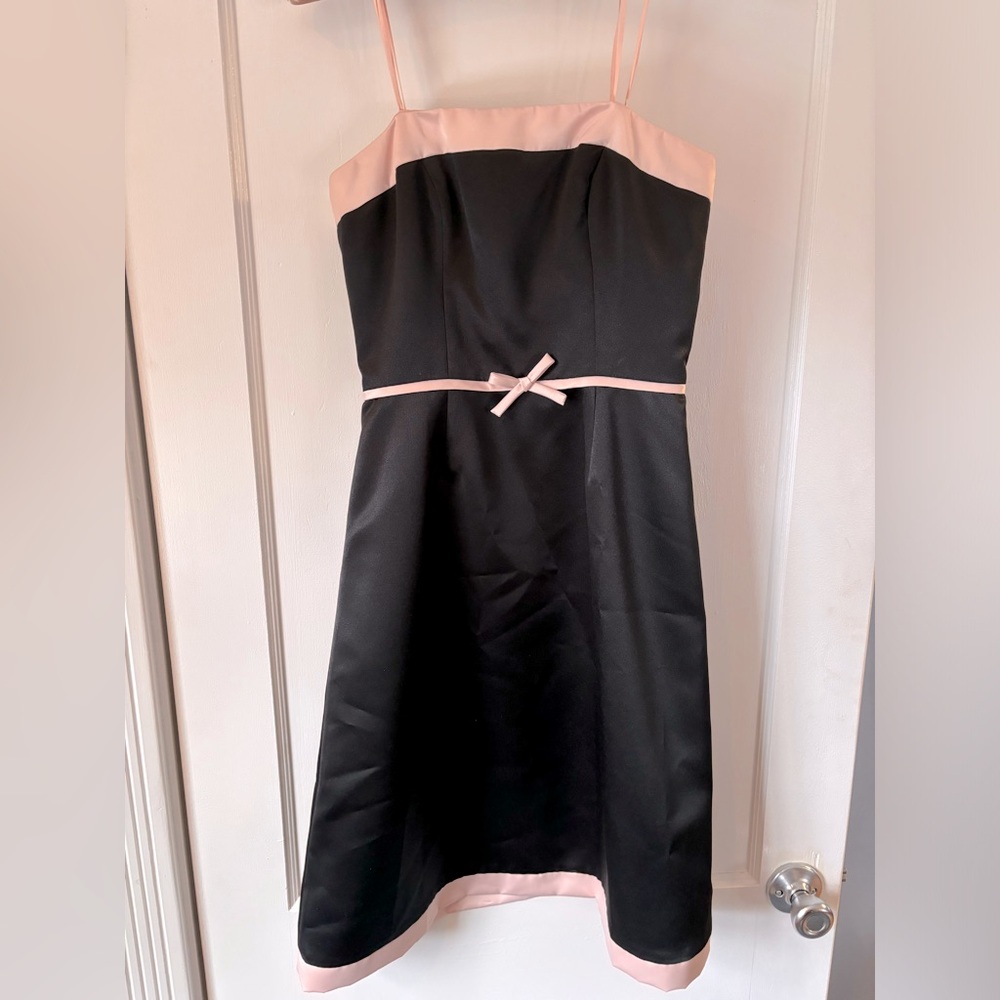 Size 2 strapless dress black with pink trim and bow detail